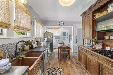 Kitchen - 4074 Floridatown Rd, Pace, FL 32571 photo 3 of 3