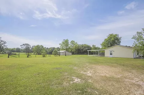 Exterior - 3080 Pine Forest Rd, Cantonment, FL 32533 photo 6 of 13