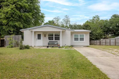 4690 Kingston Dr, Pensacola, FL 32526