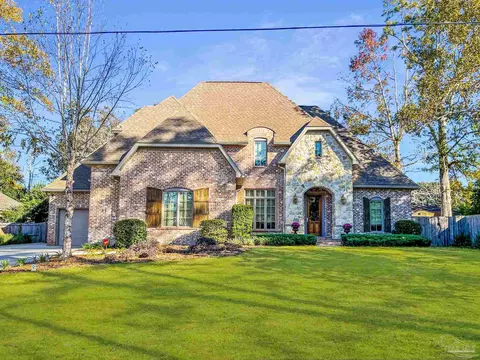 57 Birdwhistell Blvd, Pensacola, FL 32514