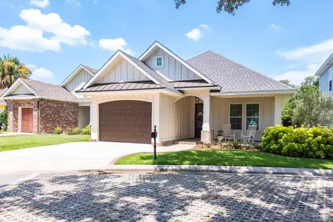 1612 E Heinberg St, Pensacola, FL 32501