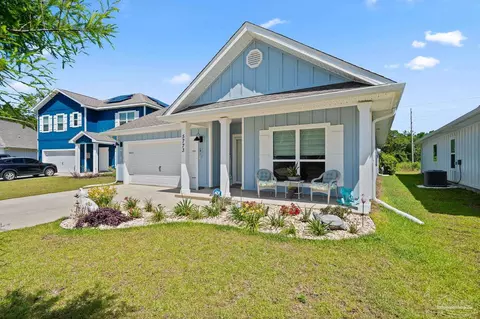 5773 Danbury Blvd, Pace, FL 32571