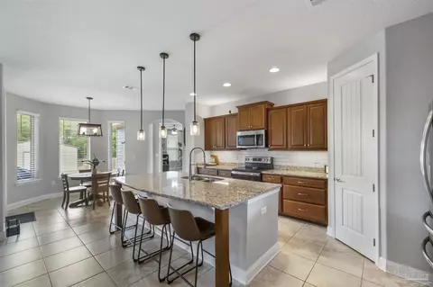 Kitchen - 4915 Red Oak Dr, Milton, FL 32583 photo 2 of 5