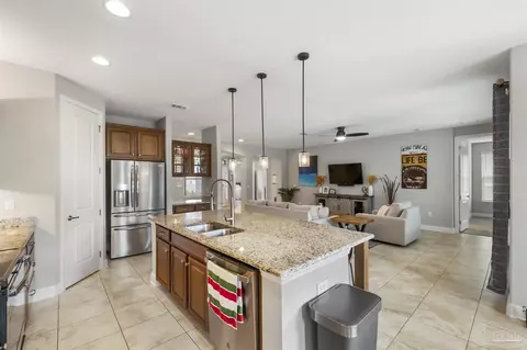 Kitchen - 4915 Red Oak Dr, Milton, FL 32583 photo 1 of 5