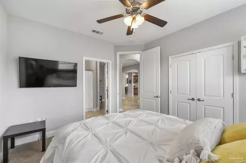Bedroom - 4915 Red Oak Dr, Milton, FL 32583 photo 4 of 6