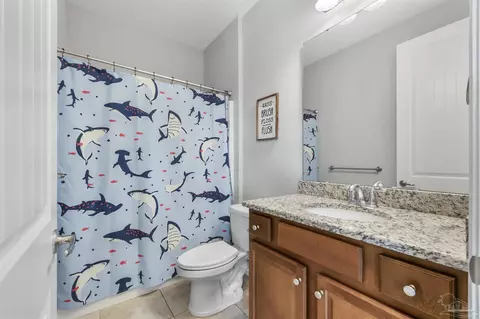Bath - 4915 Red Oak Dr, Milton, FL 32583 photo 5 of 5