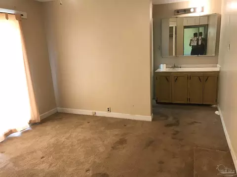 Bedroom - 6430 Hwy 97, Mcdavid, FL 32568 photo 1 of 1