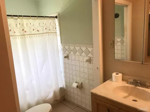 Bath - 6430 Hwy 97, Mcdavid, FL 32568 photo 1 of 1