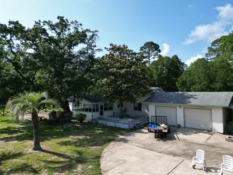 5772 Windover St, Milton, FL 32583 photo 2
