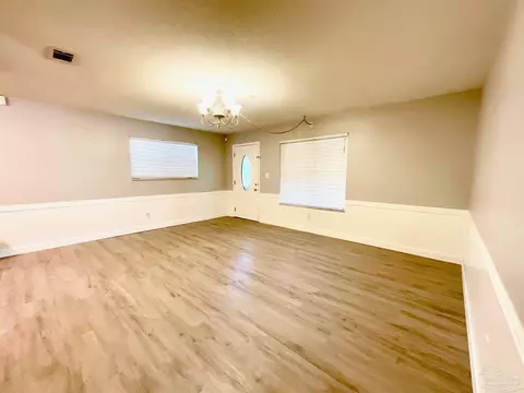 5772 Windover St, Milton, FL 32583 photo 8