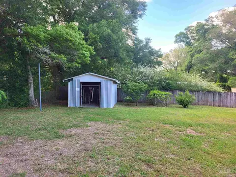 Exterior - 4533 Trice Rd, Pace, FL 32571 photo 6 of 7