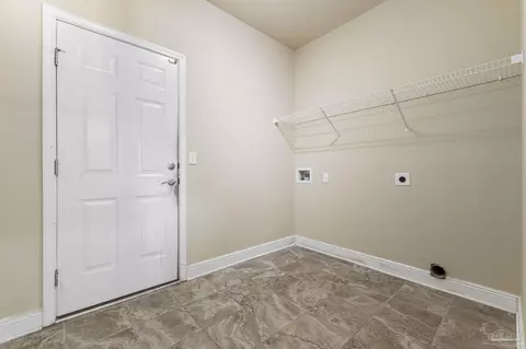 9141 Iron Gate Blvd, Milton, FL 32570 photo 12
