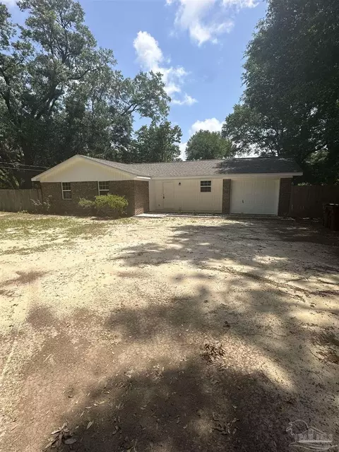 5478 Spencer Field Rd, Pace, FL 32571
