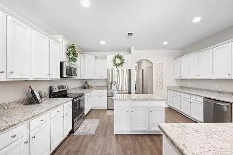 Kitchen - 2690 Tulip Hill Rd, Pace, FL 32571 photo 3 of 4