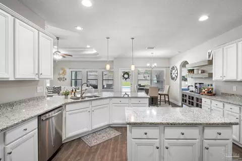 Kitchen - 2690 Tulip Hill Rd, Pace, FL 32571 photo 4 of 4