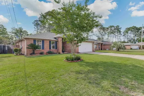 2642 Hidden Estates Cir, Navarre, FL 32566