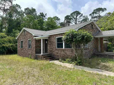 9880 N Loop Rd, Pensacola, FL 32507
