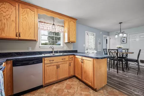 Kitchen - 664 Phelps Rd, Milton, FL 32570 photo 6 of 6