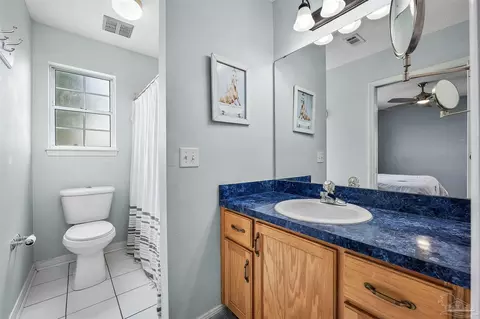 Bath - 664 Phelps Rd, Milton, FL 32570 photo 1 of 4