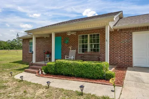 Exterior - 664 Phelps Rd, Milton, FL 32570 photo 4 of 12
