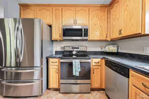 Kitchen - 664 Phelps Rd, Milton, FL 32570 photo 2 of 6