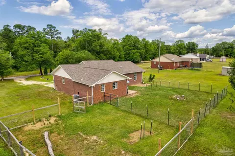 Exterior - 664 Phelps Rd, Milton, FL 32570 photo 11 of 12