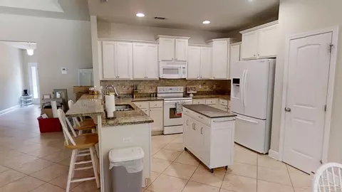 5805 Rustic Ridge Cir, Milton, FL 32570 photo 9
