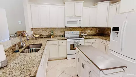 5805 Rustic Ridge Cir, Milton, FL 32570 photo 10