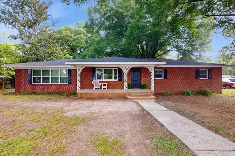 413 Long Dr, Crestview, FL 32539