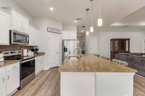 Kitchen - 8736 Daryl Dr, Milton, FL 32583 photo 2 of 3