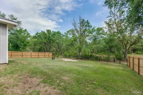Exterior - 8736 Daryl Dr, Milton, FL 32583 photo 7 of 8