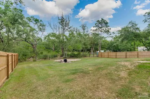 Exterior - 8736 Daryl Dr, Milton, FL 32583 photo 8 of 8