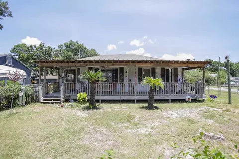6 SE Kalash Rd, Pensacola, FL 32507