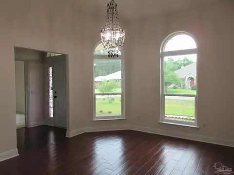 Living - 5132 Seneca Trl, Milton, FL 32583 photo 8 of 10