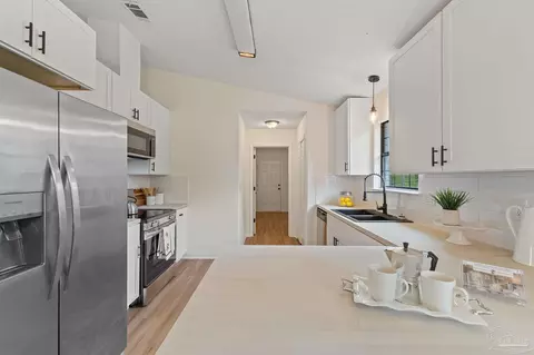 Kitchen - 3855 Nowling Rd, Jay, FL 32565 photo 4 of 4