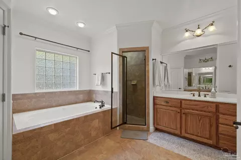 Bath - 4225 Byrnwyck Pl, Pace, FL 32571 photo 4 of 4