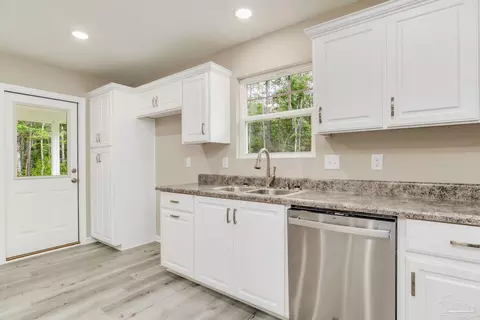 3240 Electra Dr, Milton, FL 32583 photo 5