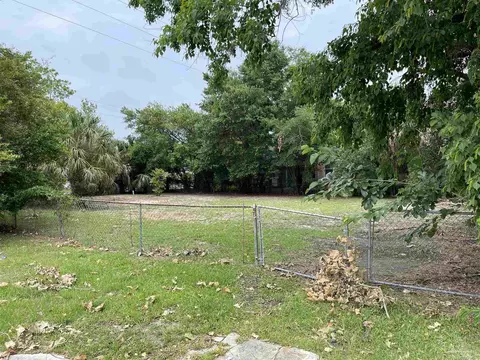 1817 W Jackson St, Pensacola, FL 32501