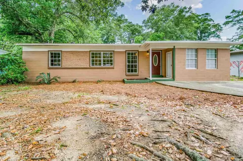 202 E Highland Dr, Pensacola, FL 32503