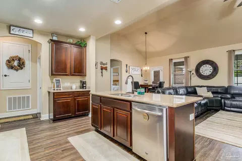 1675 Brightleaf Cir, Cantonment, FL 32533 photo 15
