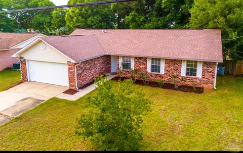 5479 Chantilly Cir, Milton, FL 32583