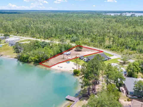 7952 Twin Lake Dr, Milton, FL 32583
