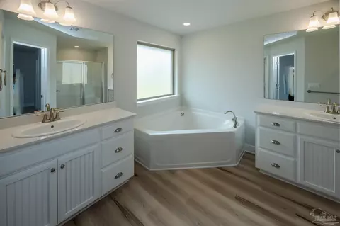 Bath - 6463 Benelli Dr, Milton, FL 32570 photo 2 of 4
