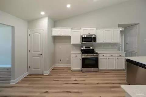 Entry Way - 6463 Benelli Dr, Milton, FL 32570 photo 4 of 5