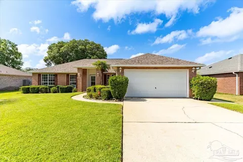 7947 Lola Cir, Navarre, FL 32566