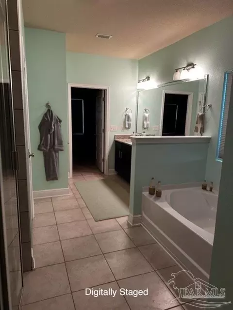 Bath - 4495 Oak Orchard Cir, Pace, FL 32571 photo 2 of 5