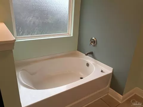 Bath - 4495 Oak Orchard Cir, Pace, FL 32571 photo 4 of 5