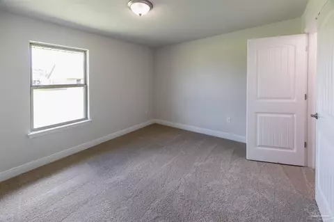 Bedroom - 6270 Pineapple Dr, Milton, FL 32570 photo 4 of 5
