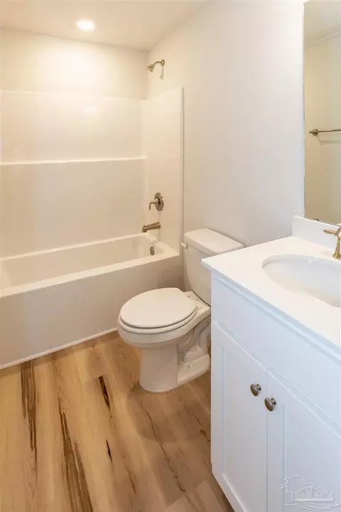 Bath - 6270 Pineapple Dr, Milton, FL 32570 photo 5 of 5