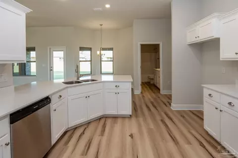 Kitchen - 6270 Pineapple Dr, Milton, FL 32570 photo 3 of 3